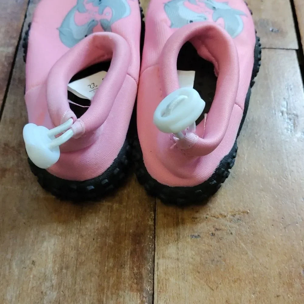Water Shoes Size 5 Pink Slip On Beach Vacation Summer Dolphin